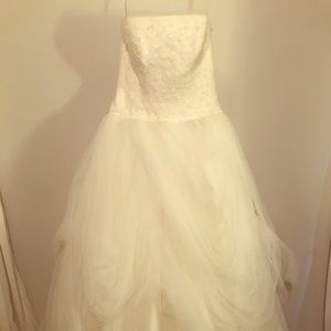 Never before worn size 10 Wedding Dress